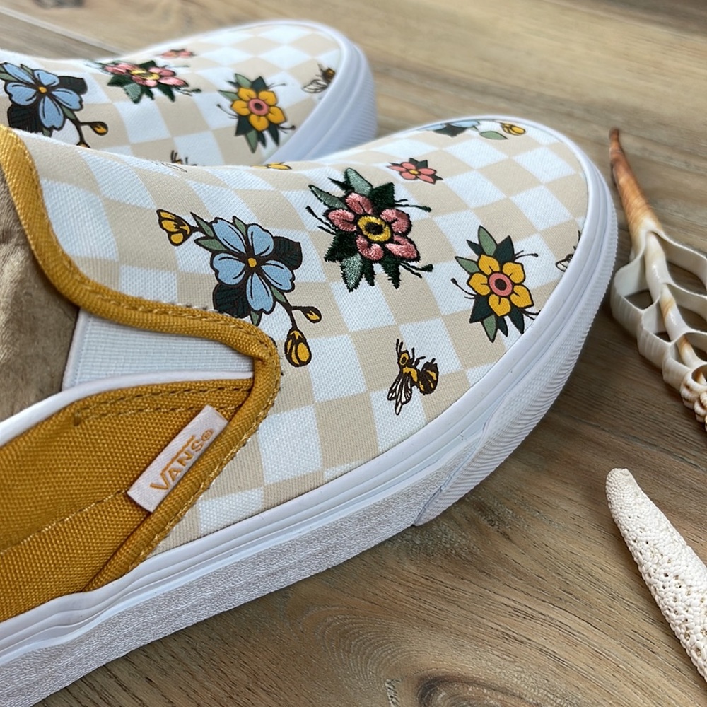🌴🔆VANS- FLORAL EMBROIDERY SLIP ON’S MUSTERED YELLOW🔆🌴 - Picture 3 of 13